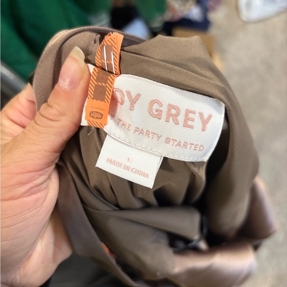 Elegant Brown Sleeveless Gown - Picture 7 of 7